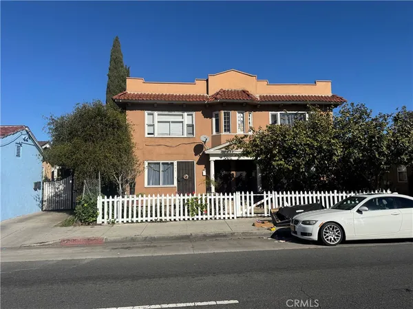 $849,900 | 1443 East 7th Street, Long Beach, CA 90813