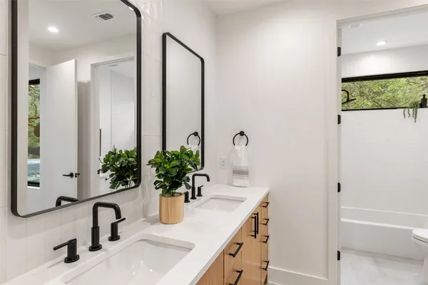 $2,250,000 | 2611 Oak Crest Avenue, Unit A & B, Austin, TX 78704