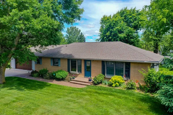$269,900 | 206 West Cedar Street, Abbotsford, WI 54405