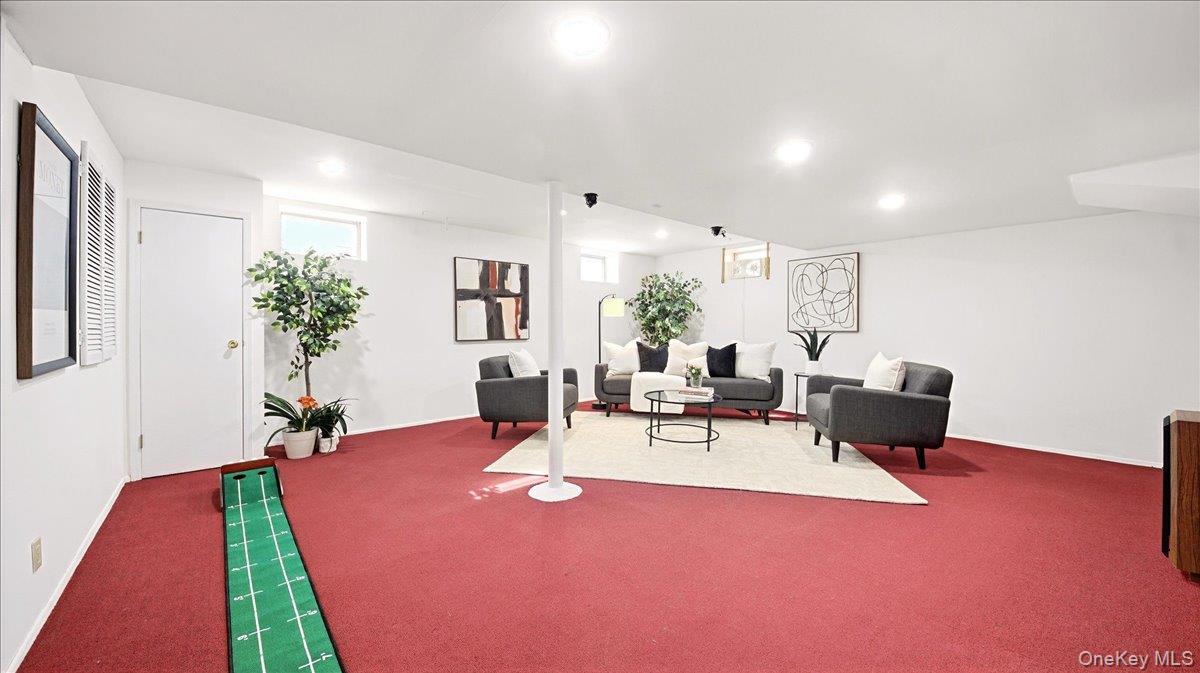 247 Croydon Road Yonkers, NY 10710 - Photo 21 of 49 Lower Level - Family Room.