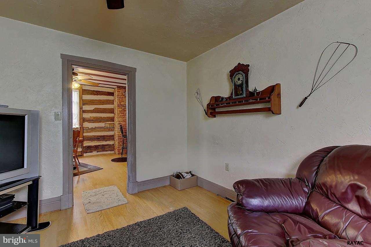 820 Taylor Road Windsor, PA 17366 - Photo 8 of 27