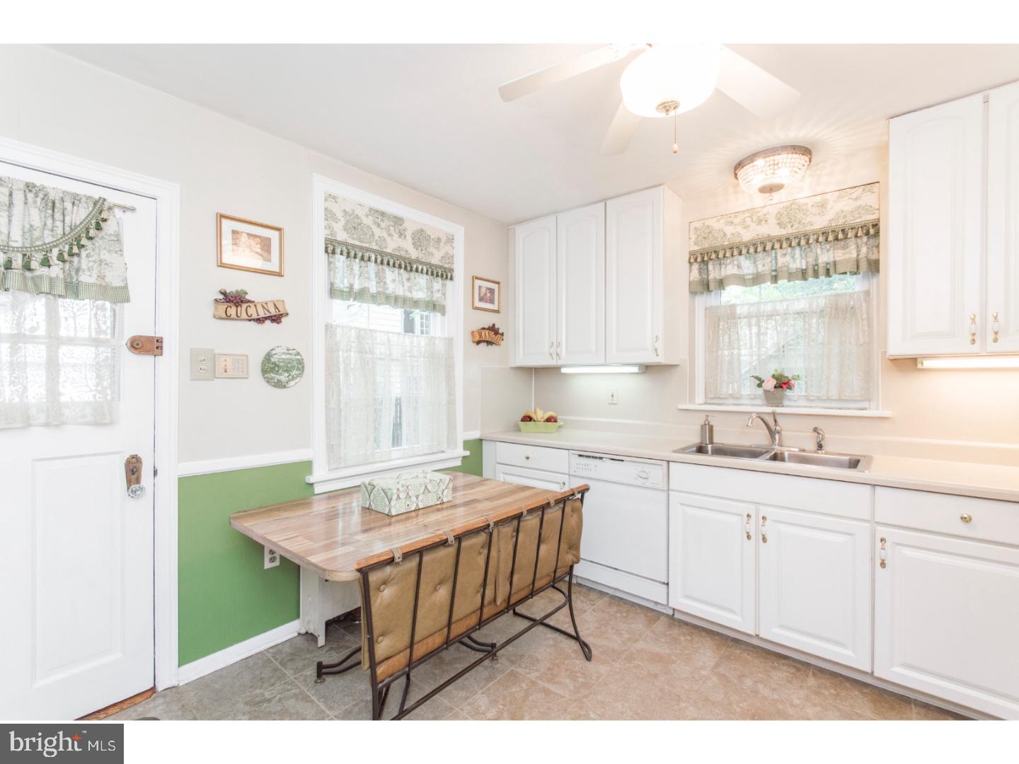 916 Gilbert Road Cheltenham, PA 19012 - Photo 13 of 25 Kitchen
