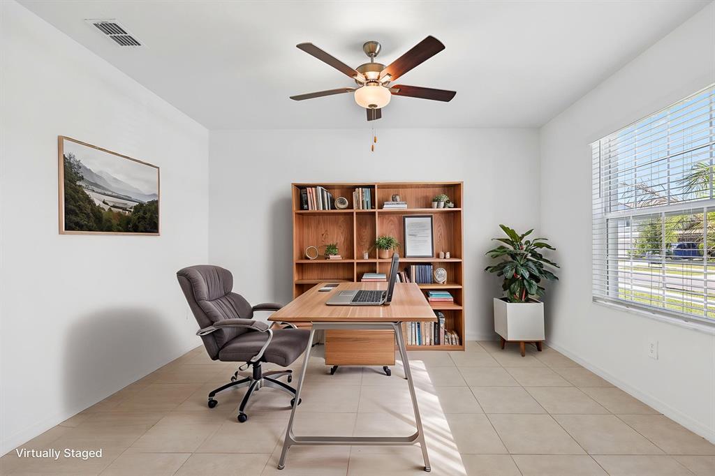 2881 Silver Scallop Loop Wimauma, FL 33598 - Photo 5 of 40