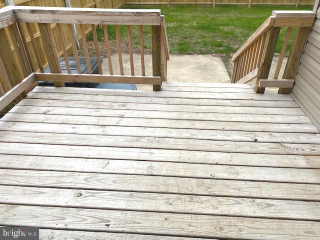 558 Kali Road, Unit A Sicklerville, NJ 08081 - Photo 14 of 37 Rear deck off kitchen