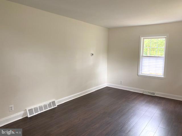 558 Kali Road, Unit A Sicklerville, NJ 08081 - Photo 3 of 37 Living room