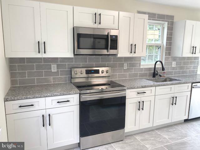 558 Kali Road, Unit A Sicklerville, NJ 08081 - Photo 9 of 37 Stainless steel appliances