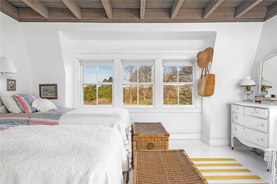 26 East Hills Road Westerly, RI 02891 - Photo 32 of 46