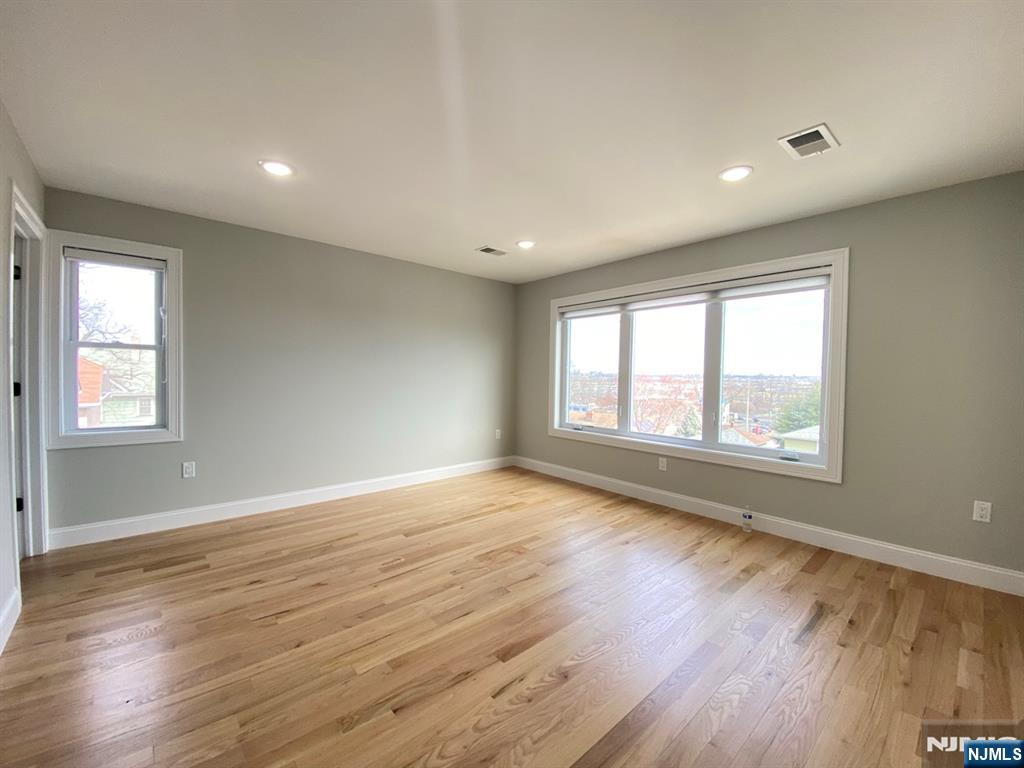 105 Feronia Way, Unit 2 Rutherford, NJ 07070 - Photo 11 of 23