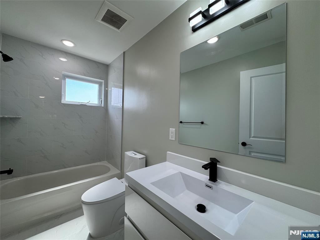 105 Feronia Way, Unit 2 Rutherford, NJ 07070 - Photo 14 of 23