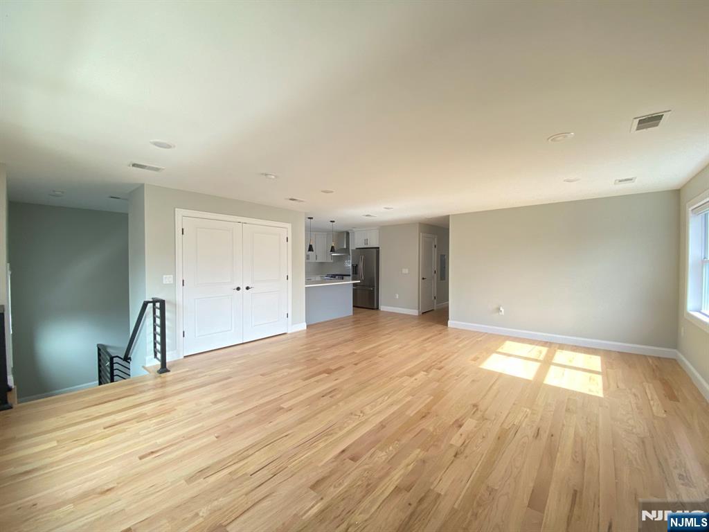 105 Feronia Way, Unit 2 Rutherford, NJ 07070 - Photo 5 of 23