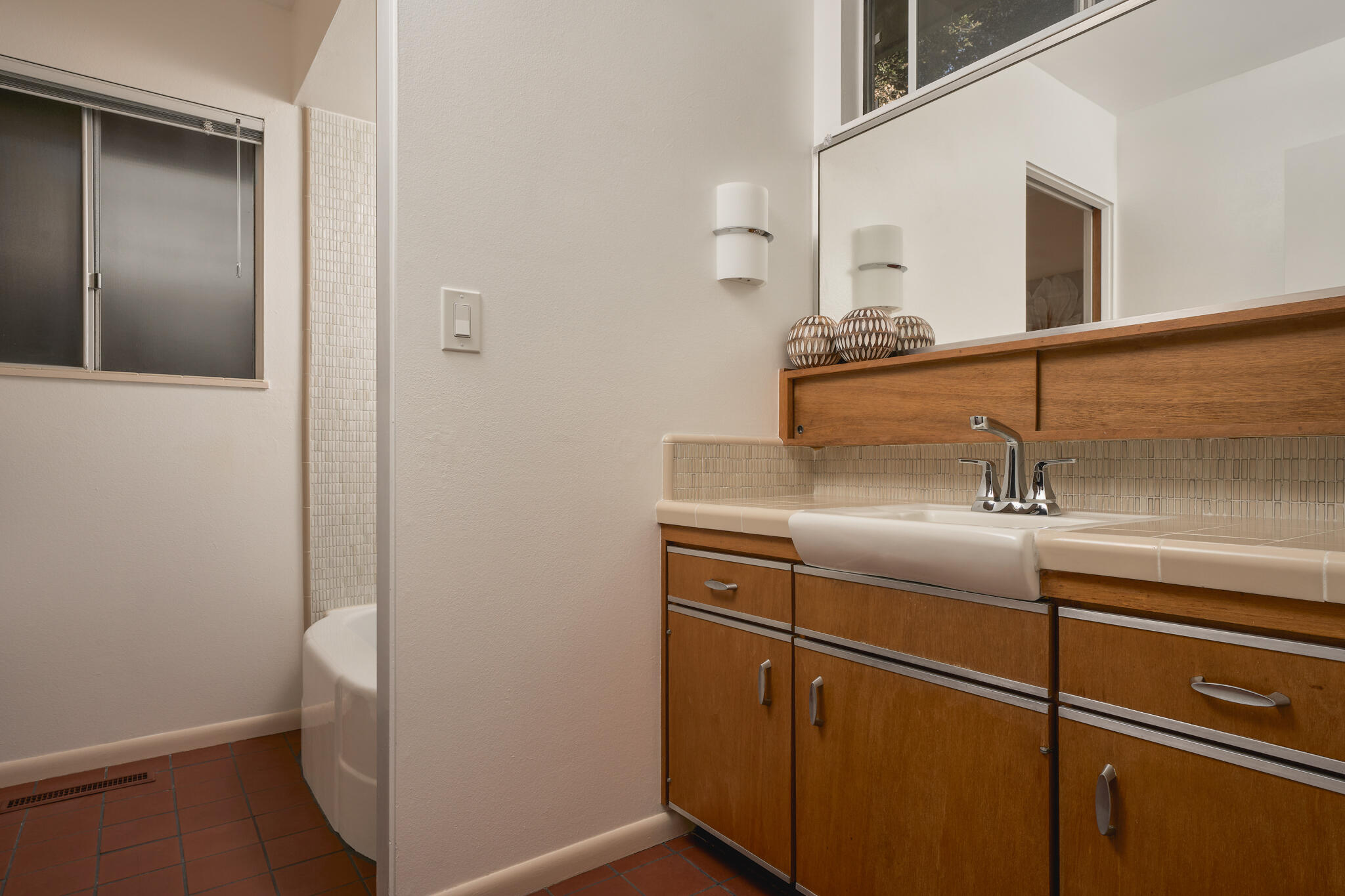 395 Loma Media Road Santa Barbara, CA 93103 - Photo 17 of 23 395 Loma Media-19