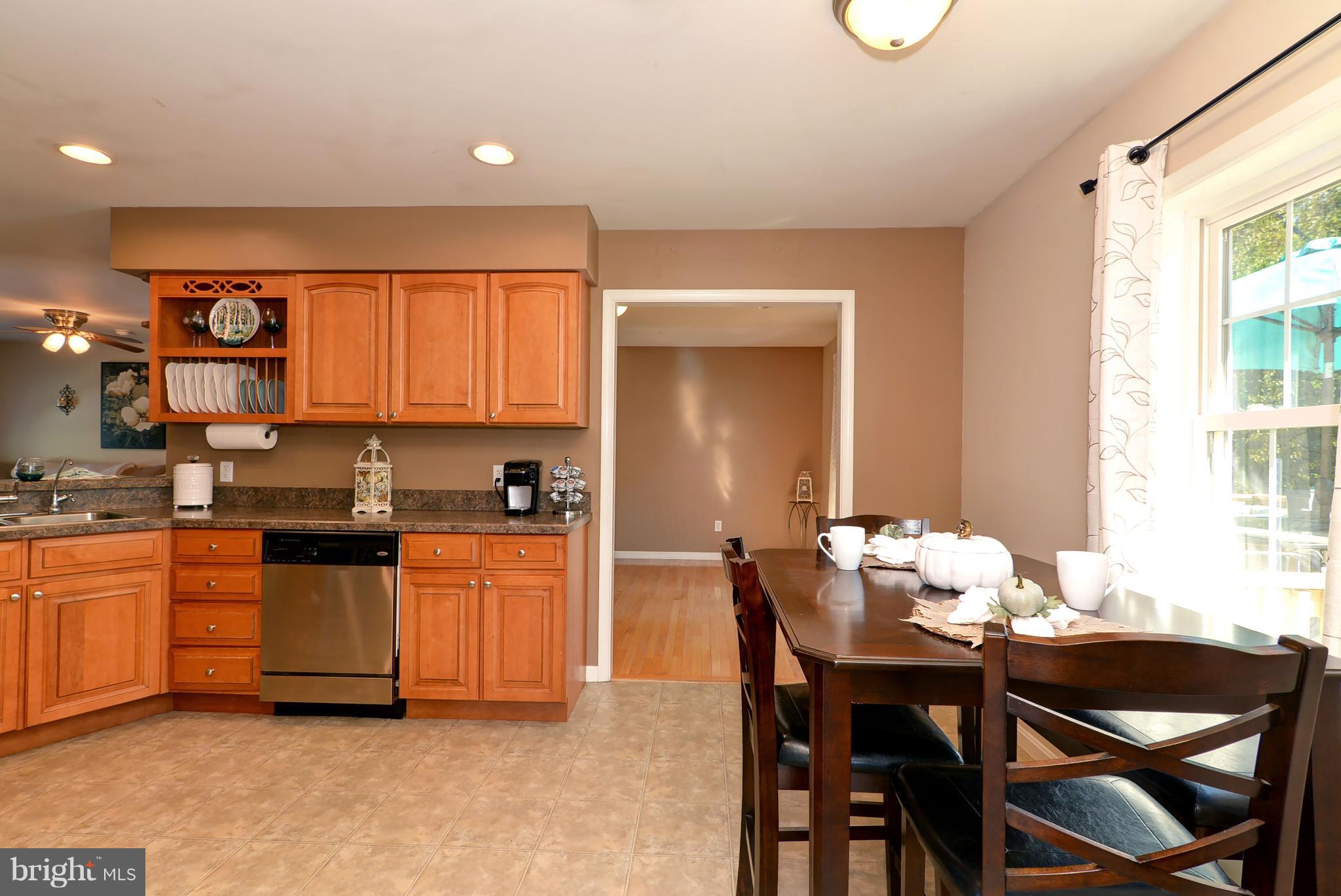6025 Cokesbury Road Rhodesdale, MD 21659 - Photo 15 of 35 Eat - In Kitchen to dining room