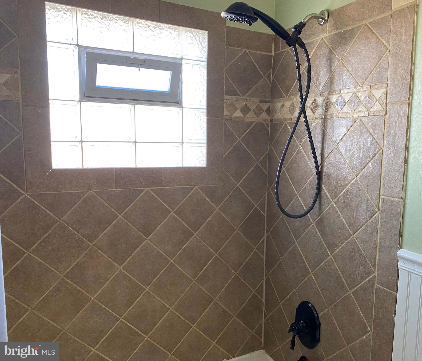 740 Arncliffe Road Baltimore, MD 21221 - Photo 14 of 25 Primary Bath