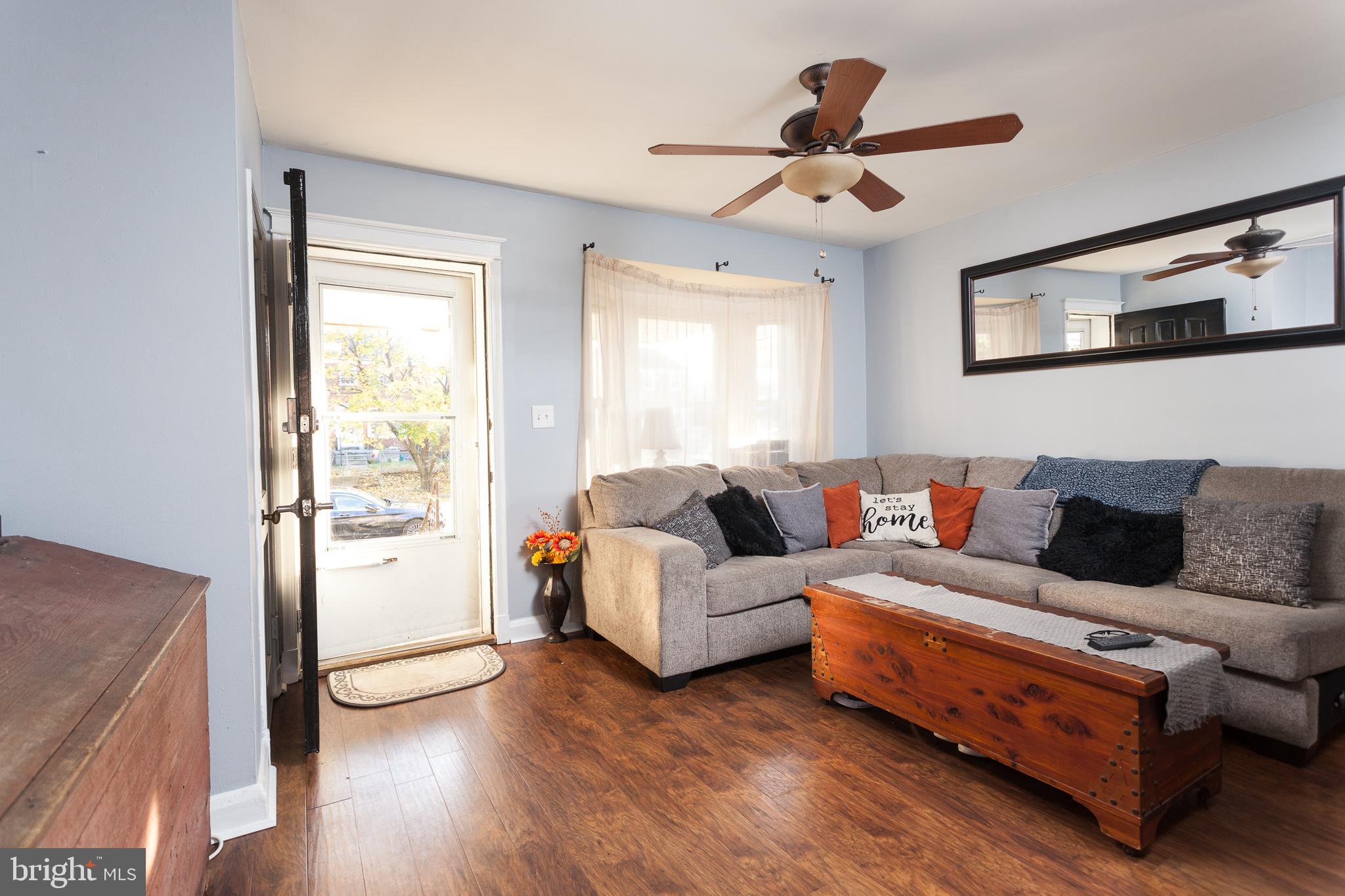 740 Arncliffe Road Baltimore, MD 21221 - Photo 10 of 25 Living Room