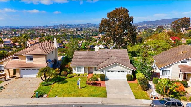 $1,725,000 | 1633 Willowspring Drive North, Encinitas, CA 92024