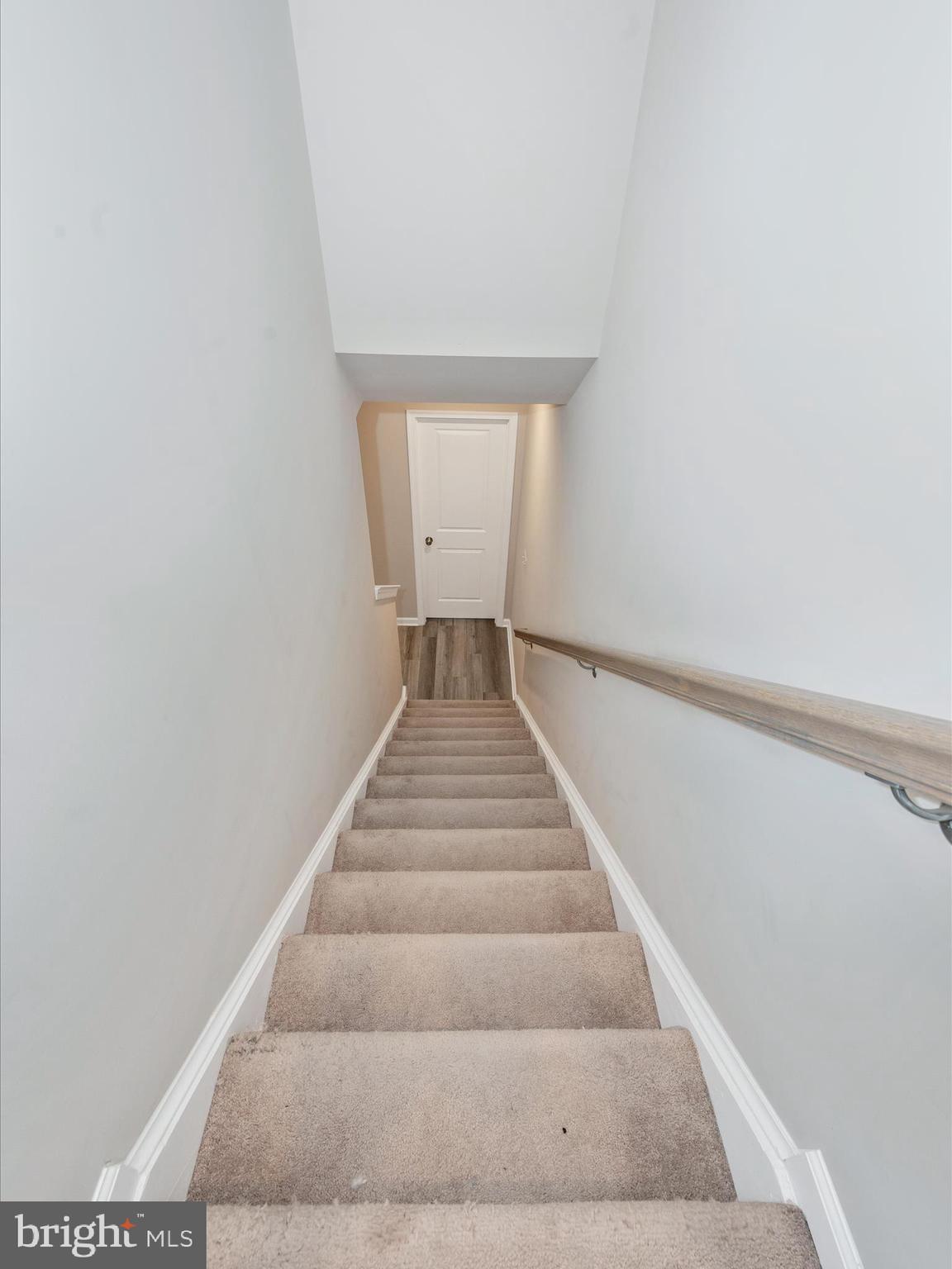 147 Presidents Pointe Avenue Ranson, WV 25438 - Photo 25 of 50 Staircase