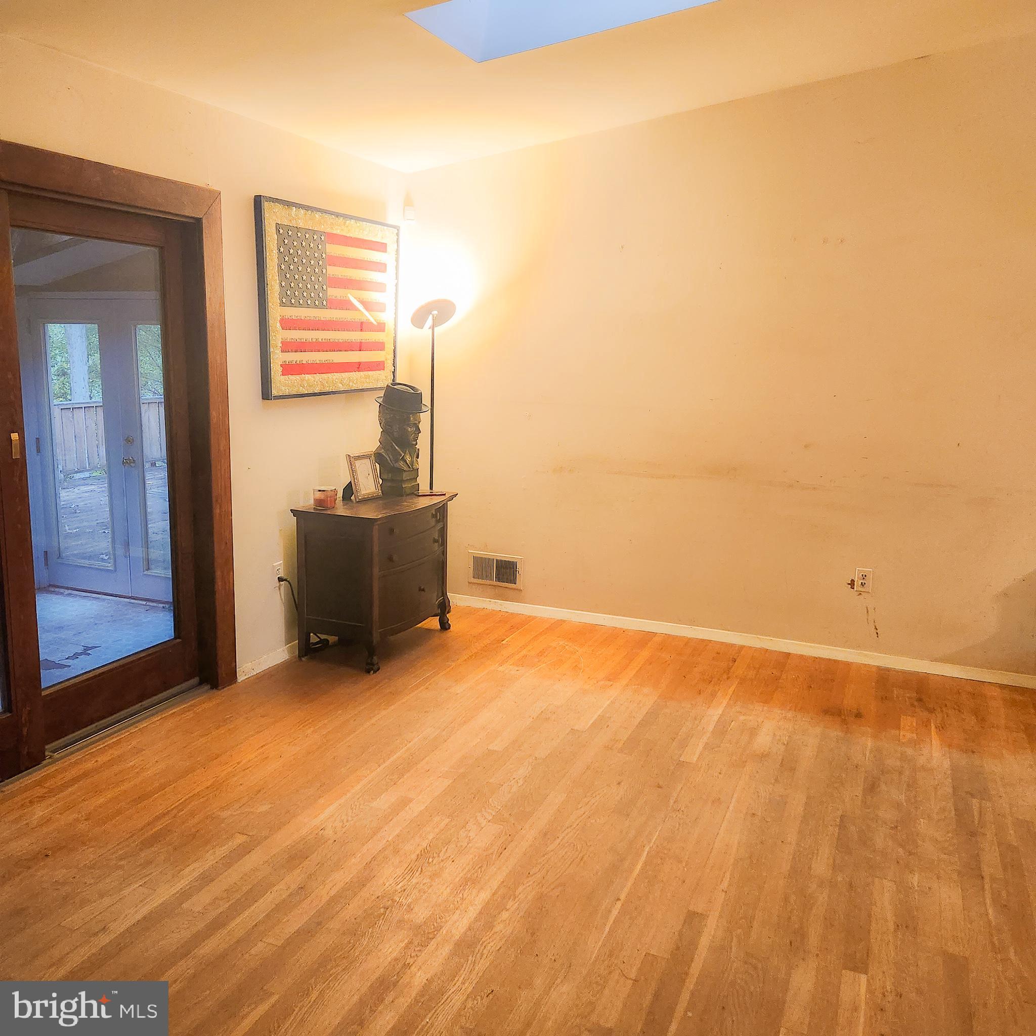 7712 Martel Place Springfield, VA 22152 - Photo 7 of 28