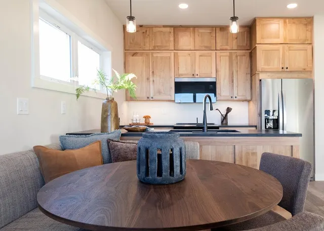 $730,000 | 114-116 East Lakeview Drive, Silver Bay, MN 55614