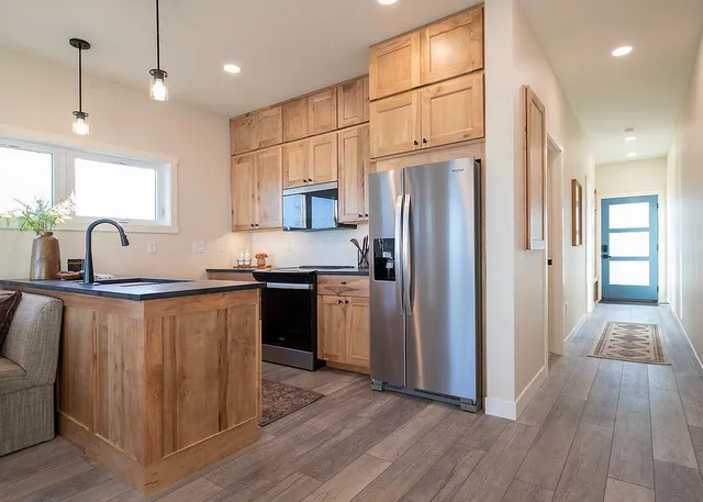 $730,000 | 114-116 East Lakeview Drive, Silver Bay, MN 55614