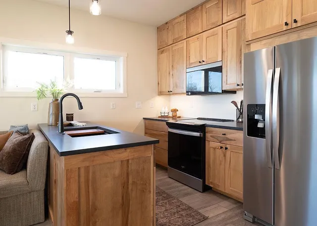 $730,000 | 114-116 East Lakeview Drive, Silver Bay, MN 55614