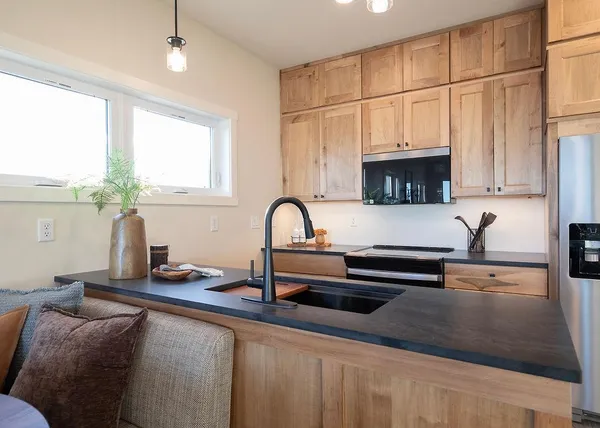 $730,000 | 114-116 East Lakeview Drive, Silver Bay, MN 55614