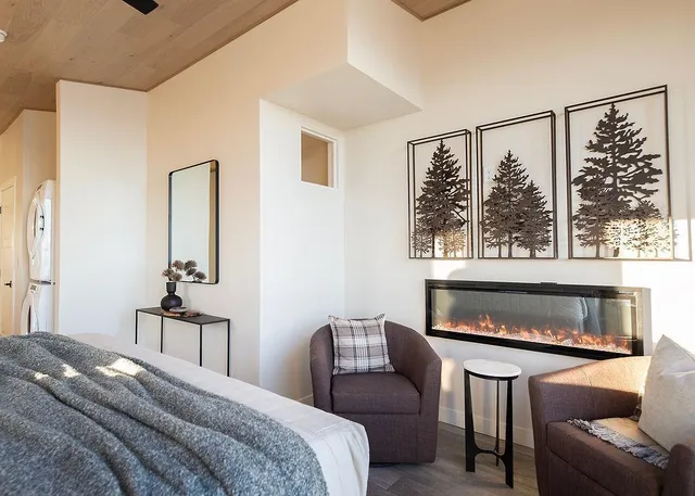 $730,000 | 114-116 East Lakeview Drive, Silver Bay, MN 55614