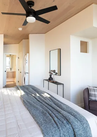 $730,000 | 114-116 East Lakeview Drive, Silver Bay, MN 55614