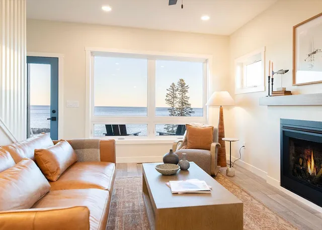 $730,000 | 114-116 East Lakeview Drive, Silver Bay, MN 55614