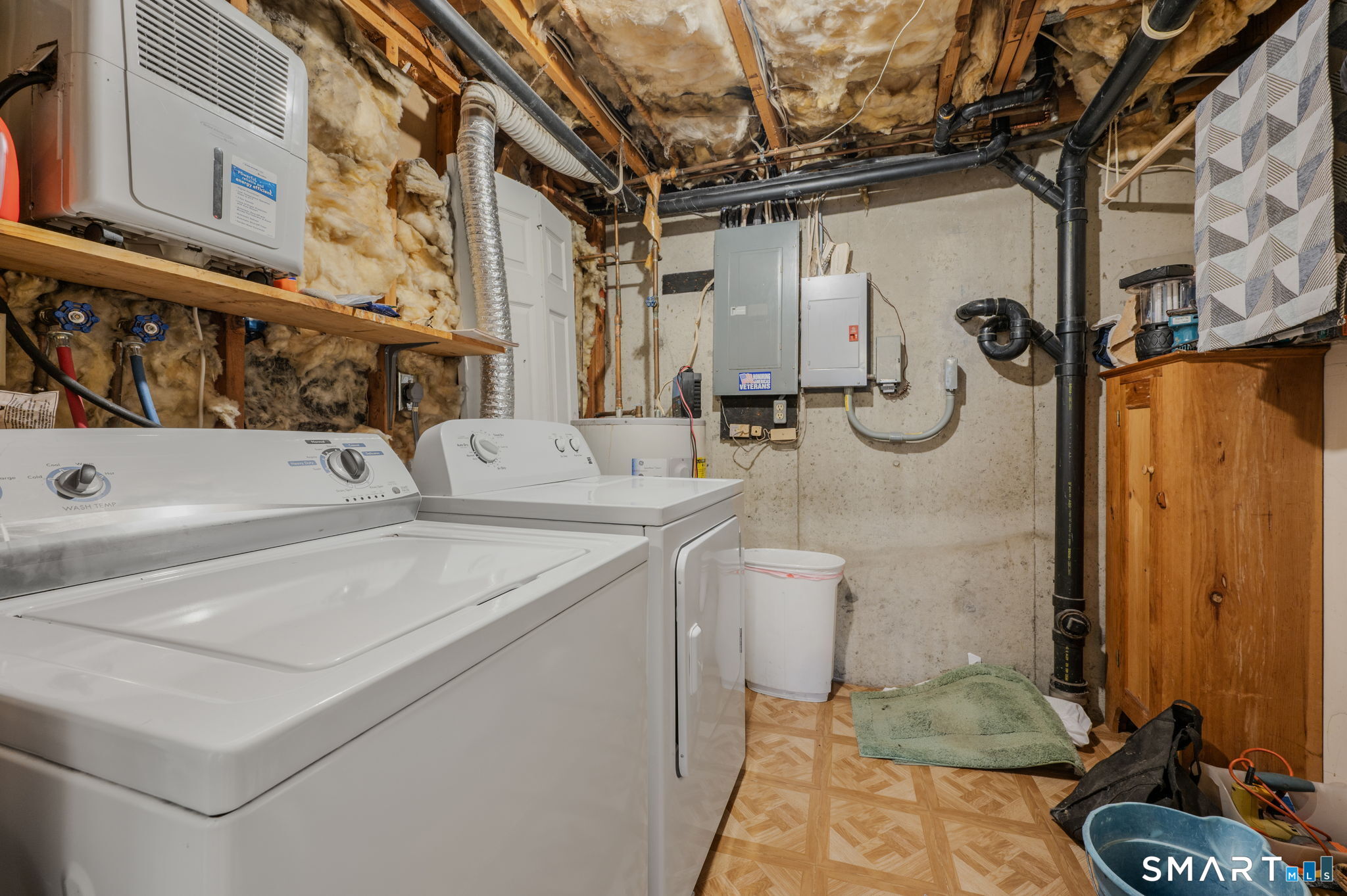 10 Amherst Court Groton, CT 06355 - Photo 25 of 25 a bathroom with a sink and a mirror