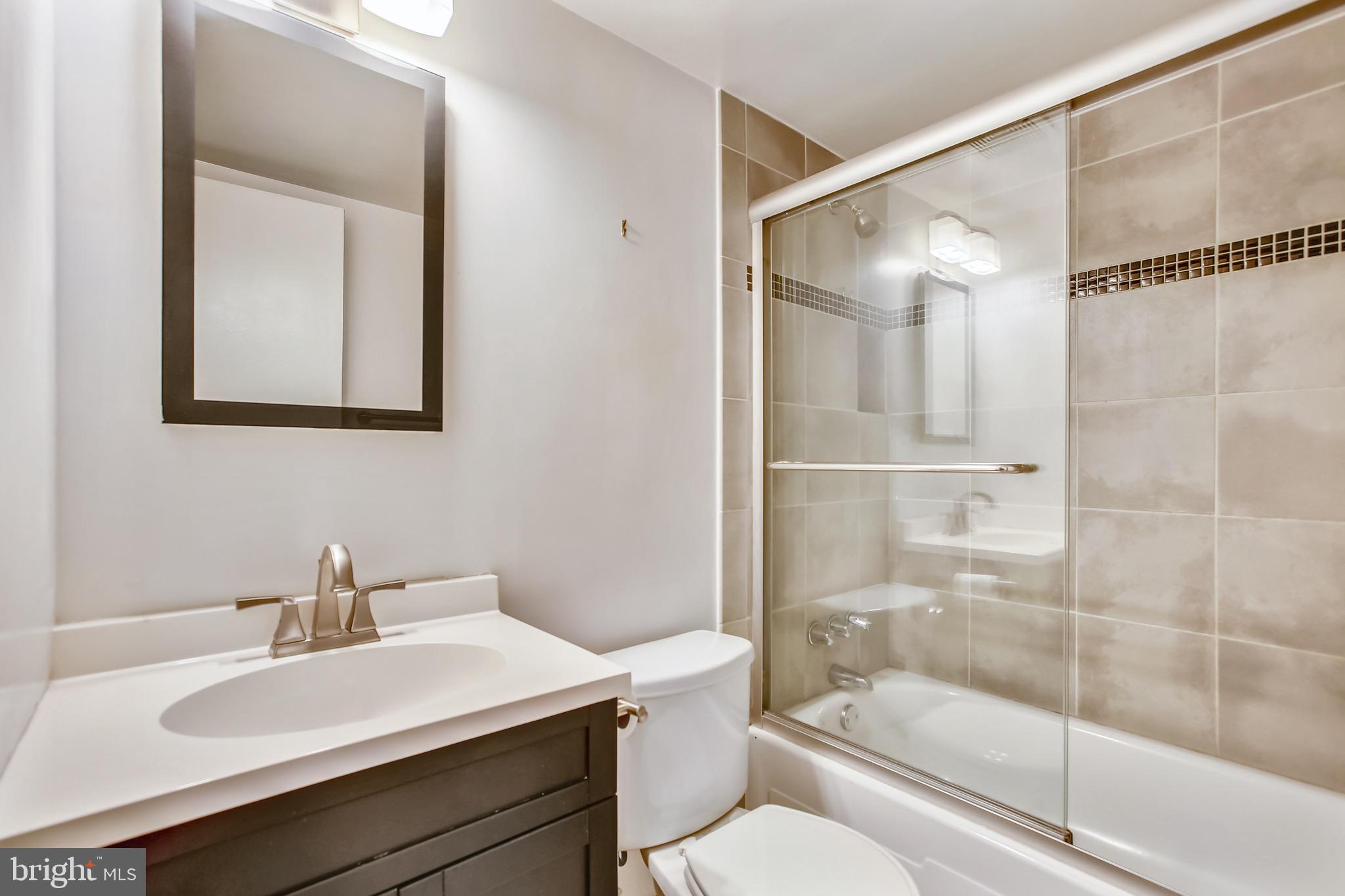 1663 Parkcrest Circle, Unit 100 Reston, VA 20190 - Photo 18 of 32 Second Bath