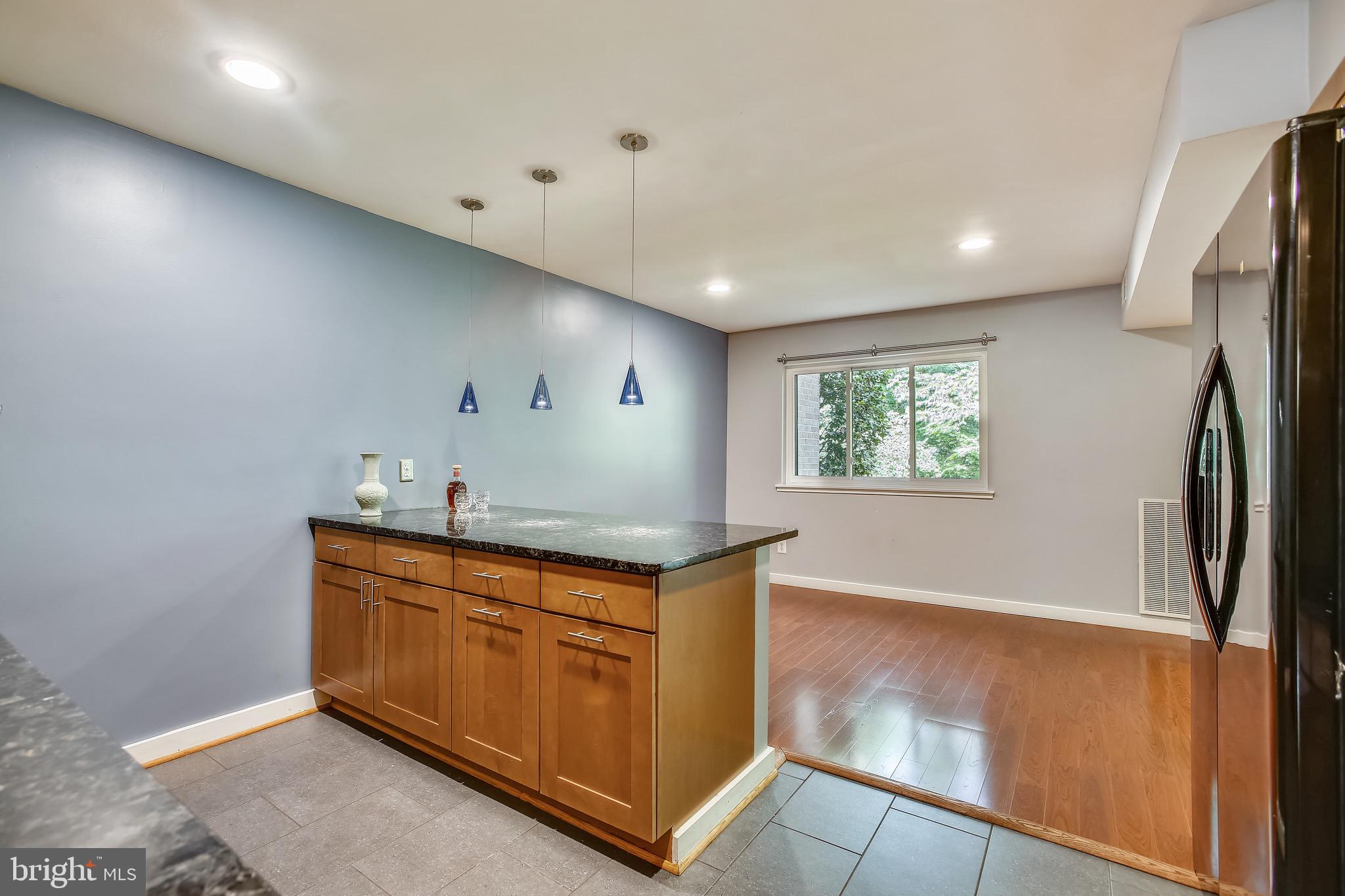 1663 Parkcrest Circle, Unit 100 Reston, VA 20190 - Photo 8 of 32 Gallery Image 8