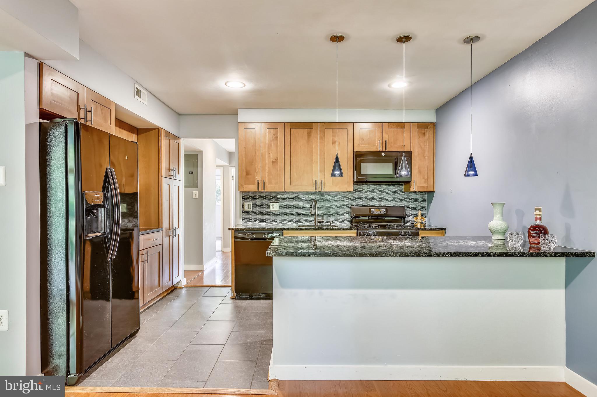 1663 Parkcrest Circle, Unit 100 Reston, VA 20190 - Photo 9 of 32 Gallery Image 9