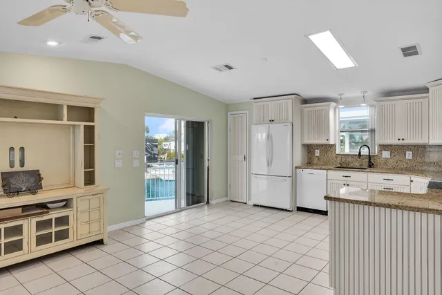 $575,000 | 701 Spanish Main Drive, Unit 444, Cudjoe, FL 33042