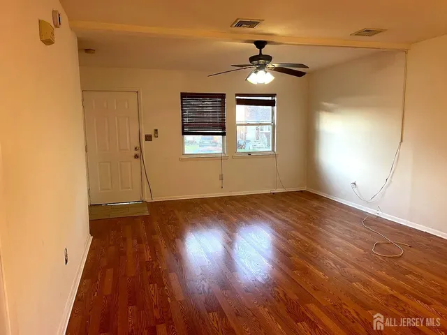 $3,000 | 150 Lowell Street, Carteret, NJ 07008