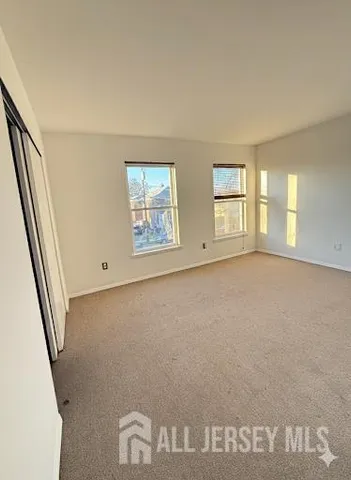 $3,000 | 150 Lowell Street, Carteret, NJ 07008