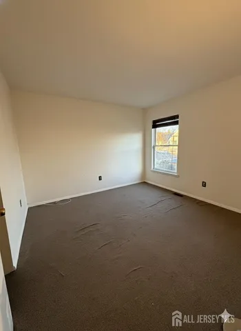 $3,000 | 150 Lowell Street, Carteret, NJ 07008