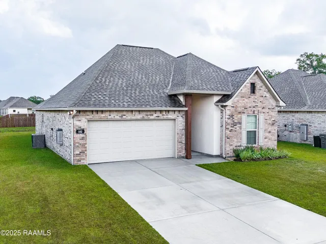 $2,000 | 102 Jubilation Street, Youngsville, LA 70592