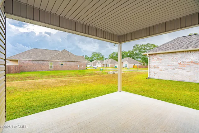 $2,000 | 102 Jubilation Street, Youngsville, LA 70592