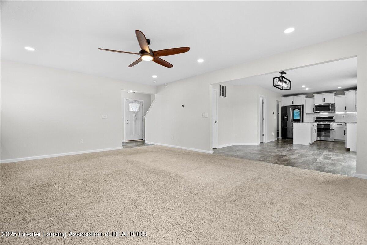 944 Pennine Ridge Way Grand Ledge, MI 48837 - Photo 13 of 52 18-Media Jett - 14