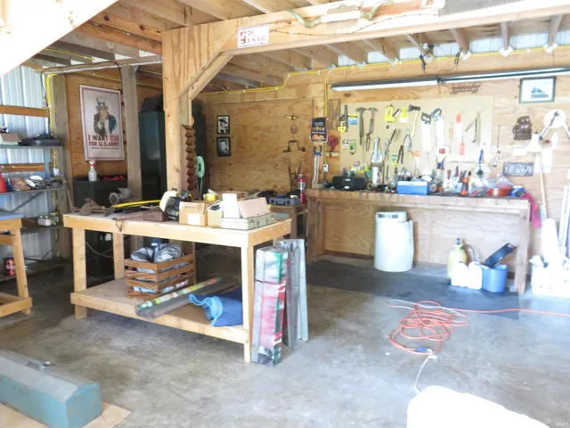 $185,000 | 176 South Wilbur Wright Road, New Castle, IN 47362