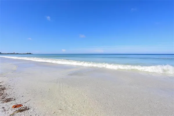 a view of empty room with an ocean