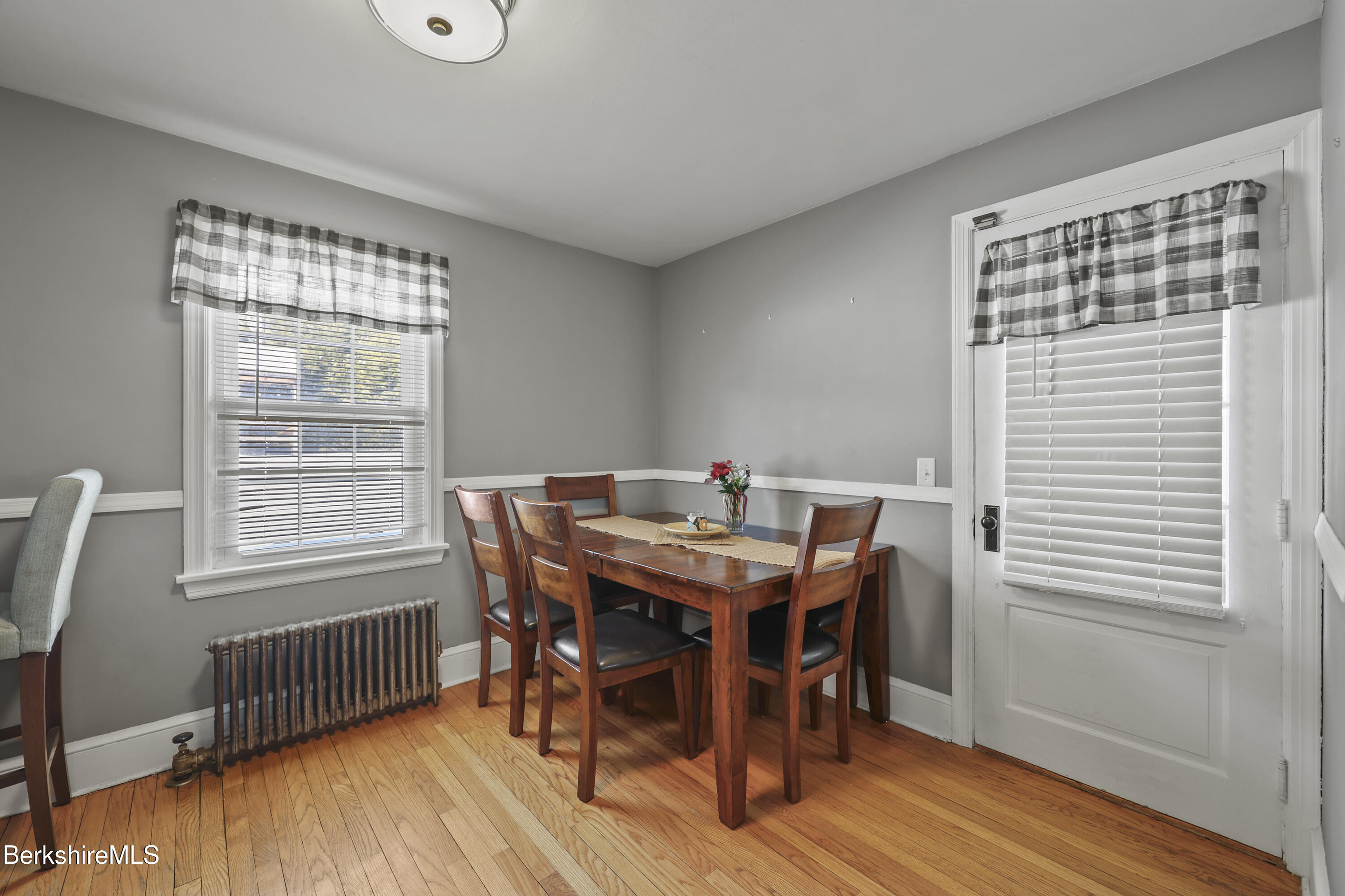 121 Elberon Avenue Pittsfield, MA 01201 - Photo 9 of 38 Dining Area