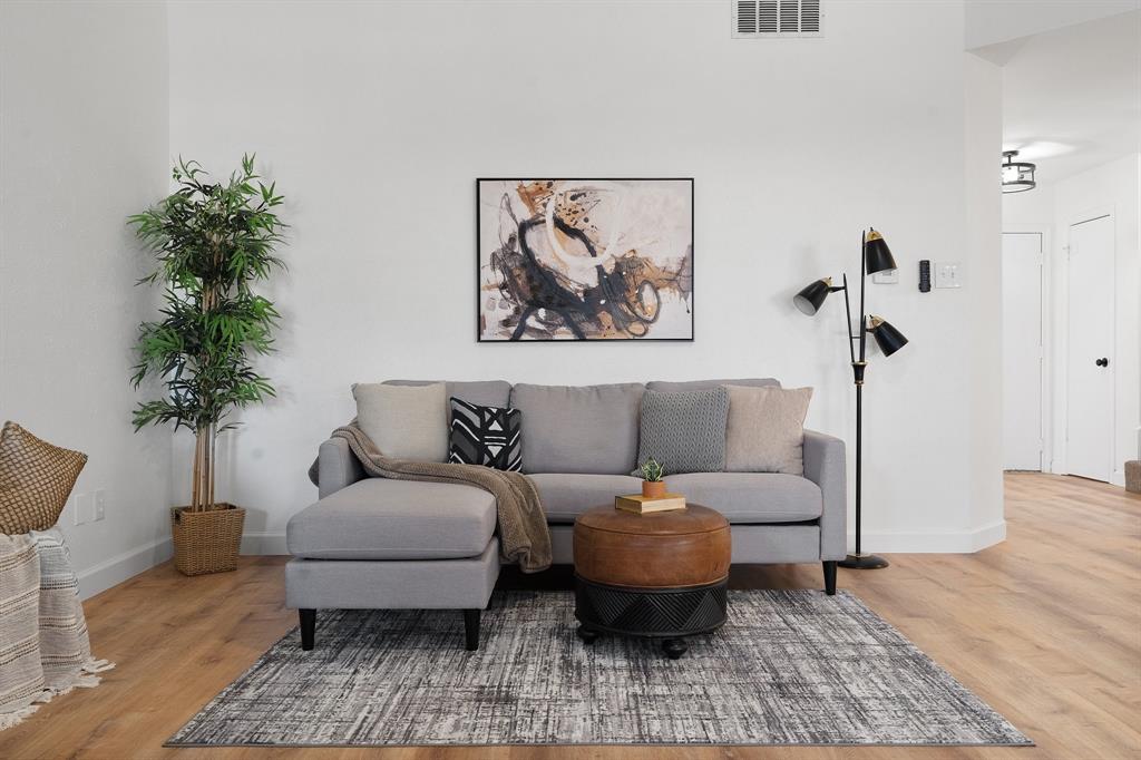 2009 Sandberg Drive, Unit 159 Austin, TX 78752 - Photo 9 of 28 Get ready to unwind in this gorgeous home