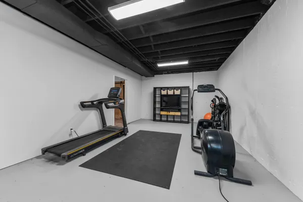 $900,000 | 6801 North Meadows Way, Dexter, MI 48130