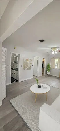 $1,400 | 2619 Arthur Street, Unit 2, Hollywood, FL 33020
