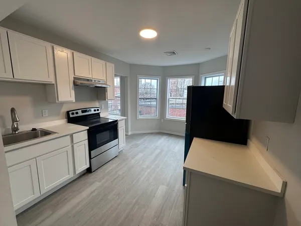 $3,300 | 20 Hy-Sil Avenue, Unit 11, Chelsea, MA 02151