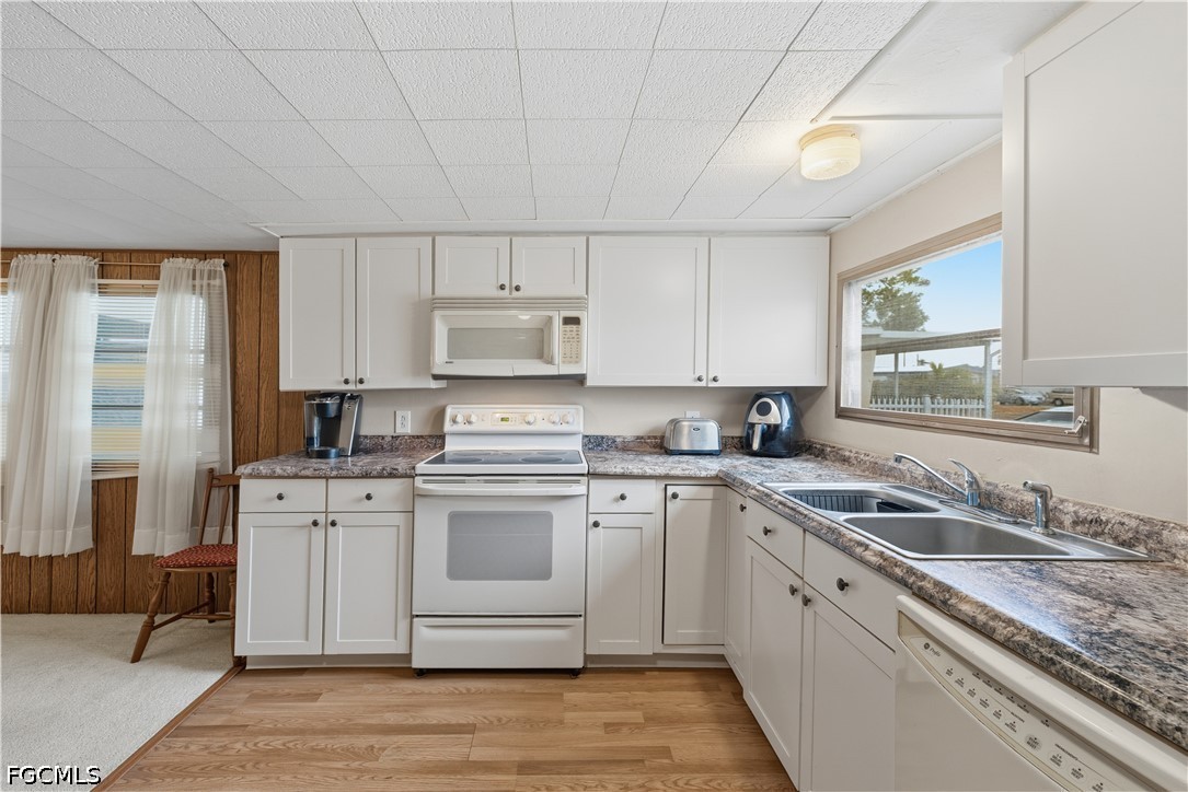 9292 Duke Road Bonita Springs, FL 34135 - Photo 12 of 22 Gallery Image 12