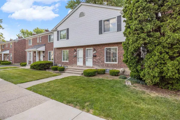 $199,900 | 23056 Gary Lane, St. Clair Shores, MI 48080