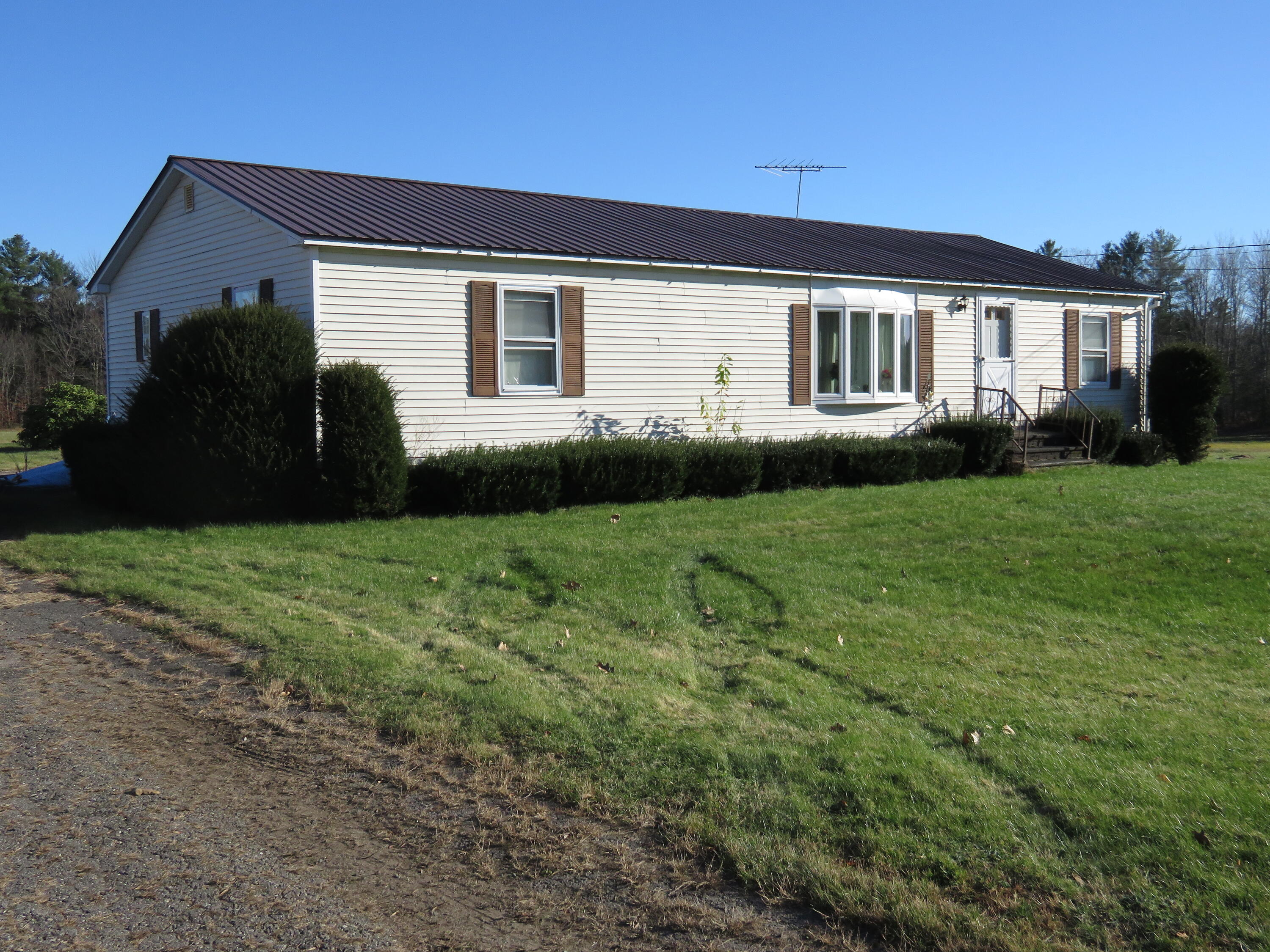 342 South Hunts Meadow Road Whitefield, ME 04353 - Photo 3 of 19 IMG_3419