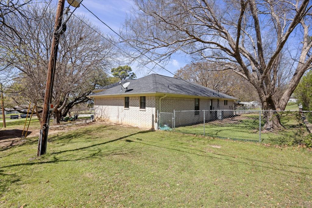 1701 Hitching Post Road Granbury, TX 76049 - Photo 25 of 37